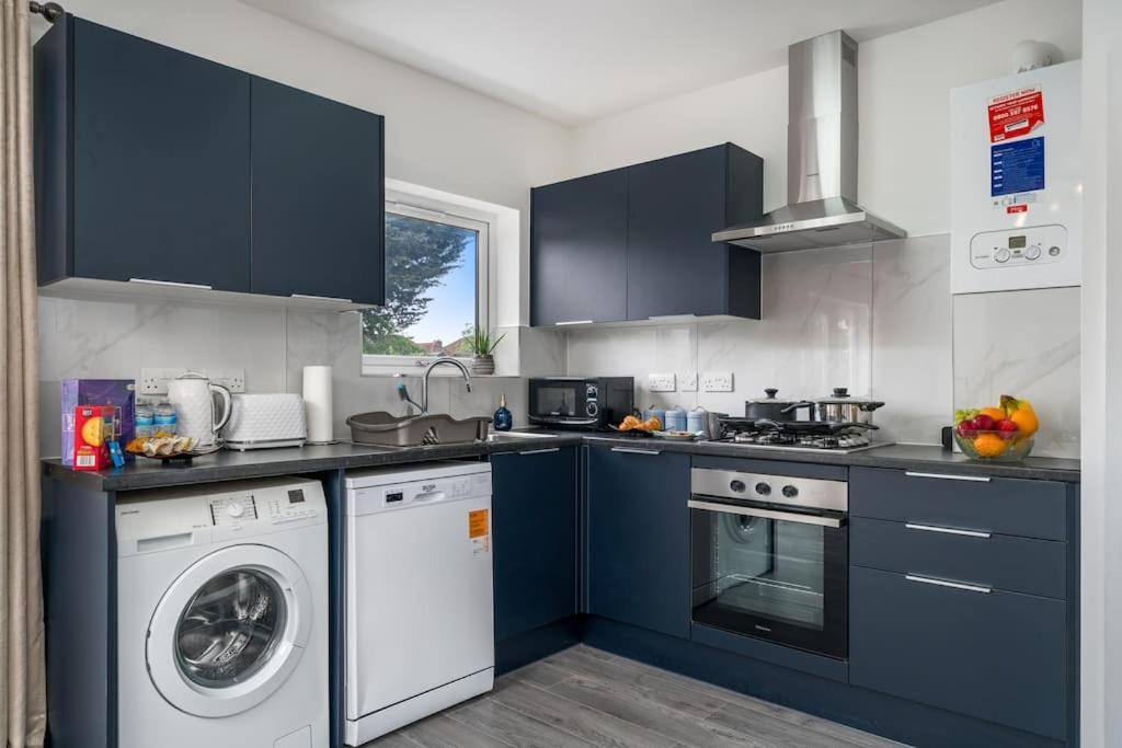 شقة Lux 3Bed Near Wembley With Parking By Oceana Group - Sleeps 8 هارو المظهر الخارجي الصورة