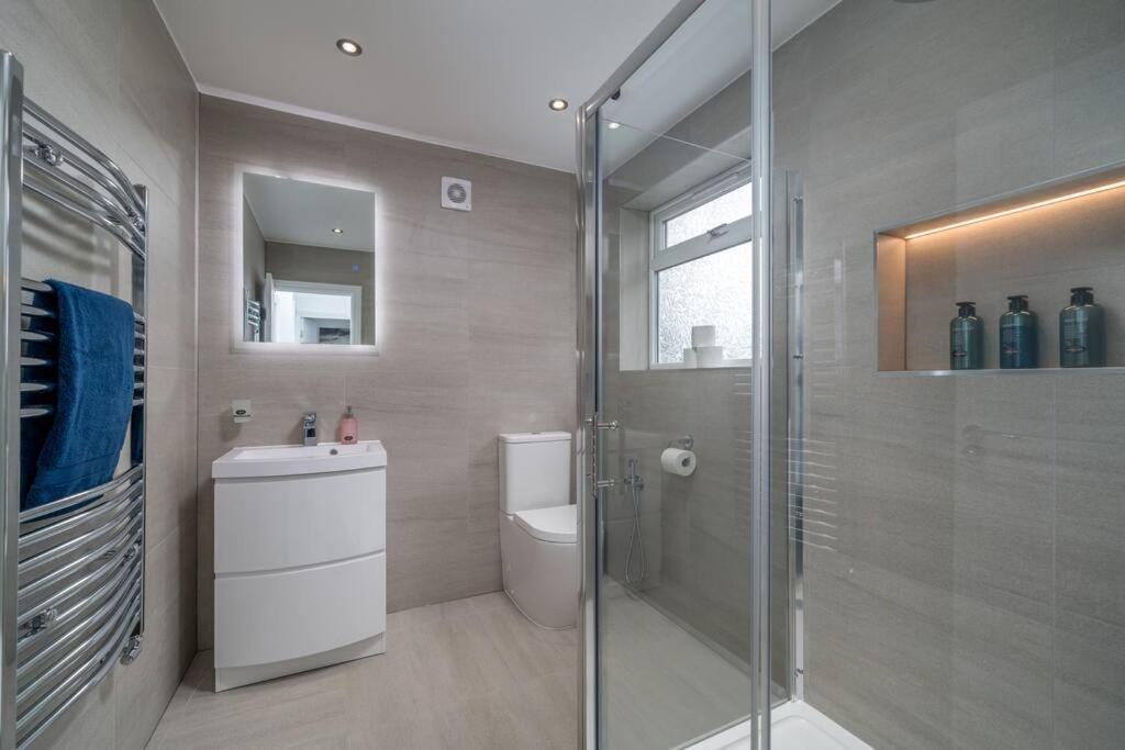 شقة Lux 3Bed Near Wembley With Parking By Oceana Group - Sleeps 8 هارو المظهر الخارجي الصورة